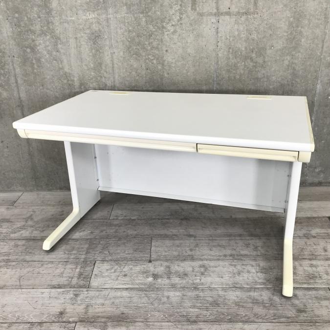 【横幅1200サイズ】オカムラ/SD-V/ホワイト/オフィスデスク
 ※日焼け有、配線カバー無しのため限定特別価格！
                        SD-Vシリーズ
                                    中古
            