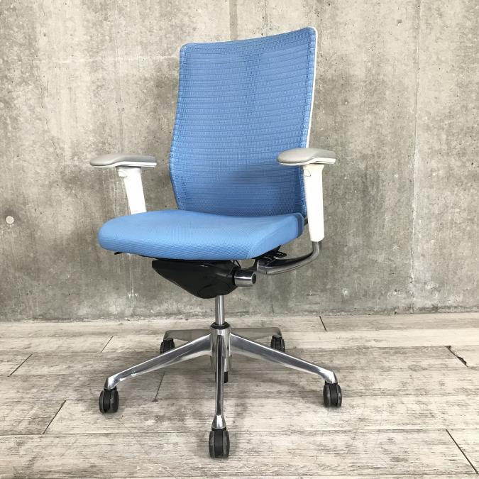 【多機能なのに使いやすい！】オカムラ/コーラル/ブルー/ホワイトフレーム/稼働肘/ハンガー付き
執務室や会議室におすすめです！
                        コーラルメッシュ
                                    中古
            