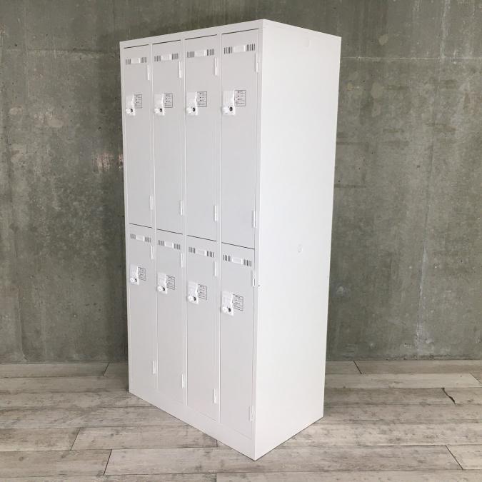 8人用のダイヤル錠ロッカー　国内メーカー生興製　ホワイト色
                        SLDロッカー
                                    中古
            