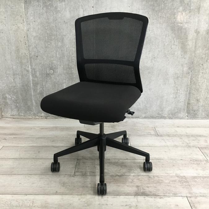 【大量入荷】渋い！ブラックカラーエルフィ―（Elfie）シリーズ　肘無ミドルバックチェア◆ウチダ製【RP】
                        エルフィ
                                    中古
            