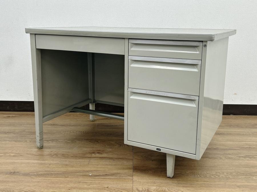 【3台入荷】【状態要考慮】まさかの旧JIS規格⇒長年頑張って来ました・・・まだまだ現役フロアアップデスク◆内田洋行製【RP】
                        その他シリーズ
                                    中古
            