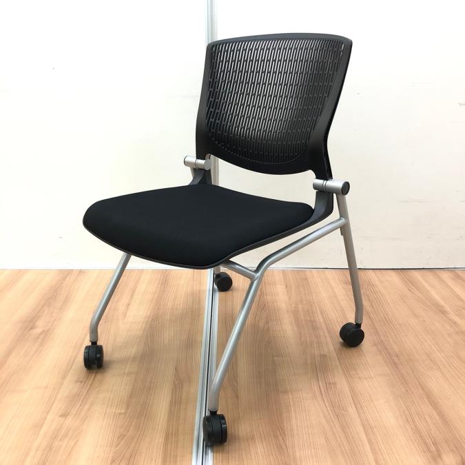 【15脚入荷】大人気ネスティングタイプミーティングチェア⇒グラータ（Grata）※ブラックカラー◆オカムラ製【RP】
                        グラータチェア
                                    中古
            