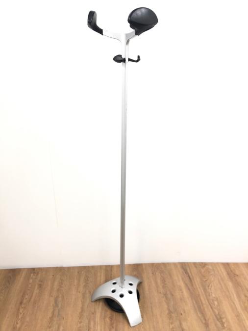 【あると便利なポール型！】■クロガネ　コートハンガー　シルバー　■個室や来客用としてオススメ！帽子やジャケット掛けに！
                        その他シリーズ
                                    中古
            