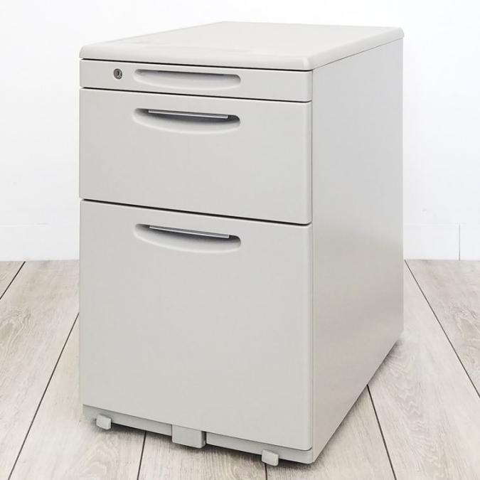 【4台入荷】オカムラ定番ワゴン「SD」シリーズ入荷！中古　キャスター付き　オカムラ　SDシリーズ　　ワゴン　3段　ニューグレー　デスク　　
                        SD
                                    中古
            