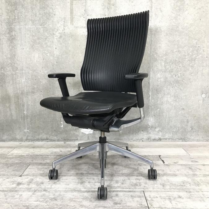 座面革張りのハイバックチェア！背もたれ特殊ですが意外と気持ちいい【ベース在庫品（3月）】【弊社管理欄：A00868307】※入替セール品20％OFF
                        スピーナチェア（エラストマー）
                                    中古
            