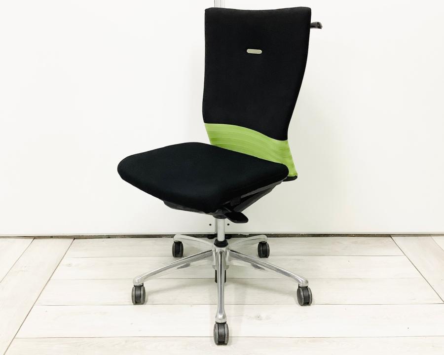 【8脚入荷！！】オカムラ製　フィーゴシームレス　　コートハンガー付き　グリーン　【ドラマのオフィスシーンでよく見かえるフィーゴシリーズ！】
                        フィーゴチェア
                                    中古
            