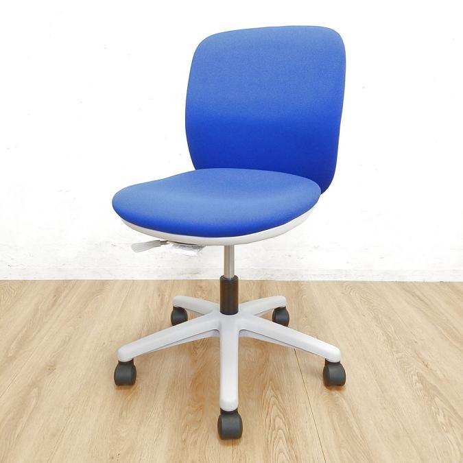 【KS】【快適な一体感が得られます！】■ウチダ　エニーザチェア　ブルー　■三次曲面を生かした背座のフォルム！座った人にフィット！【在庫入替特価】A00858095
                        エニーザ
                                    中古
            