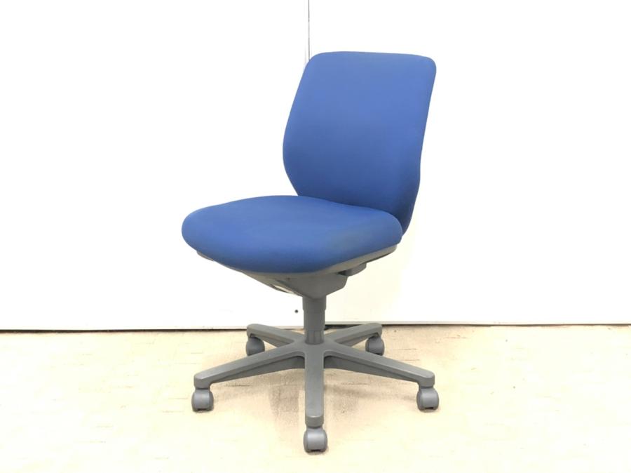 【在庫入替セール品！】
思わず体当たりしたくなるクッション性！
お尻が痛くなりにくい、セディスタチェア入荷！
                        セディスタチェア
                                    中古
            