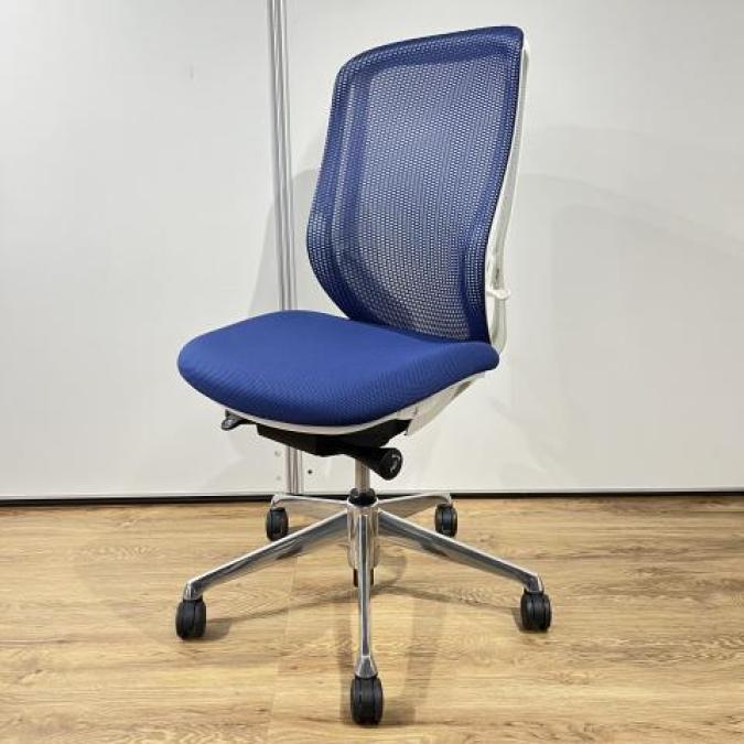 大人気オカムラ製　シルフィメッシュチェア　！！
                        シルフィーメッシュ
                                    中古
            