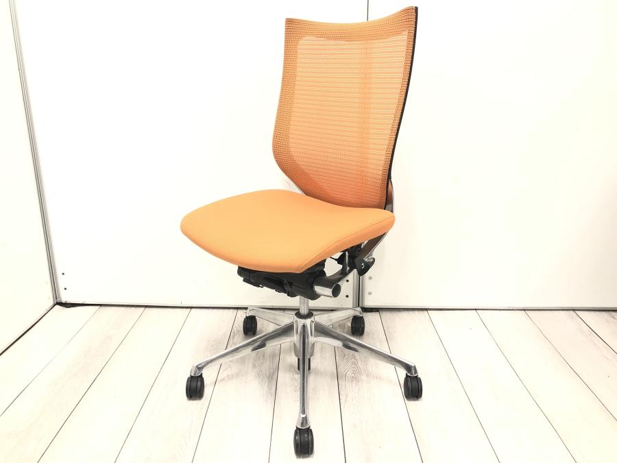 洗練されたデザイン！いわずと知れた高級チェア！オフィスに明るさを！■オカムラ/バロン/オレンジ
                        バロンチェア
                                    中古
            