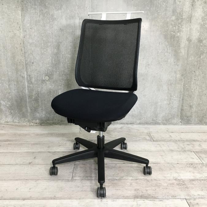 【フィット感バツグン！】■コクヨ製　ミトラチェア　ブラック　ハンガー付　■コスパの良いメッシュチェアー！
                        ミトラシリーズ
                                    中古
            