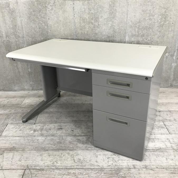 【ロット入荷！】使い勝手の良い幅1200ｍｍ片袖机の入荷です！急な増員にも対応できるおすすめのお買い得品！
■イナバ/サーク/グレー
                        その他シリーズ
                                    中古
            