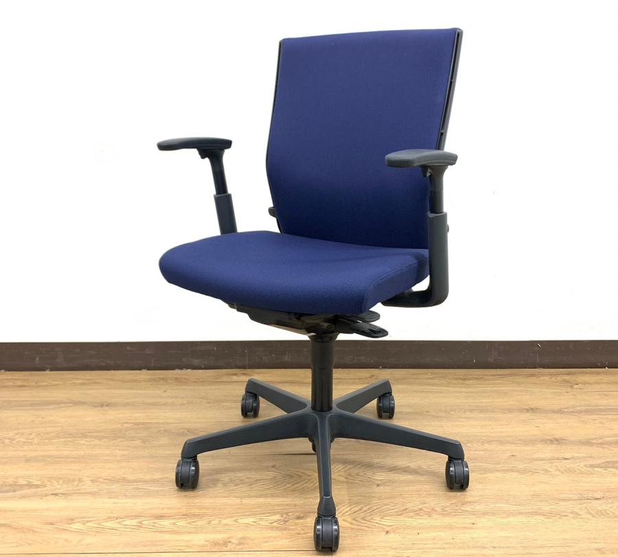 【8脚入荷】Smooth＆ Smartネイビーカラー最高！エスクード（Escudo）シリーズ※可動肘掛け仕様◆オカムラ製【RP】
                        エスクード
                                    中古
            