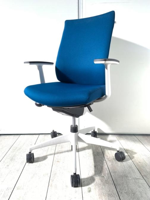 【5脚限定】ウィザード3　コクヨ　ターコイズブルー　レア　肘付ハイバック
                        ウィザード3 樹脂
                                    中古
            