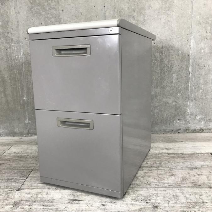 【パーツ欠け有のためお安く！】国内メーカー製の2段脇机です！♦イナバ製
                        ADR
                                    中古
            