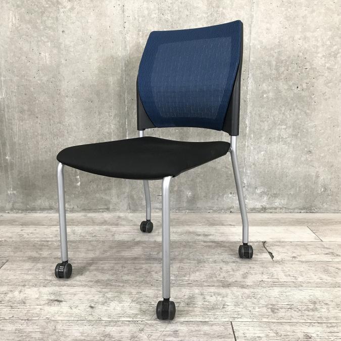 座り心地がしっかりしているスタッキングチェア！4個単位で重ねられます！【ナイキ　スタッキングチェア】
                        ENEIR
                                    中古
            