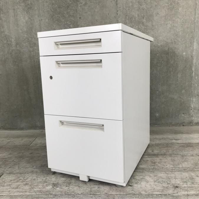 イナバの3段脇机！A4ファイル収納可能でデスク周りで活躍！【イナバ　デュエナ　3段脇机】
                        DuENA
                                    中古
            