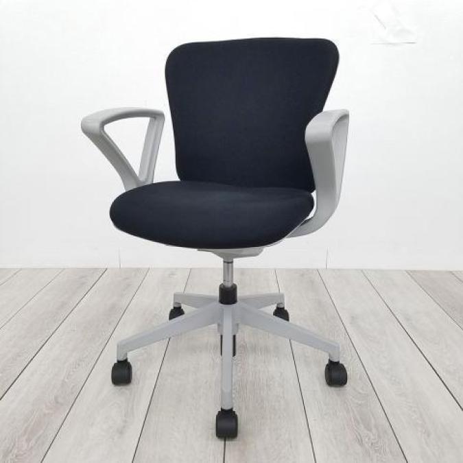 【20脚入荷】コスパの高いOAチェア入荷！中古　オフィスチェア　OAチェア　事務椅子　テレワーク　在宅ワーク　ブラック
                        Valche
                                    中古
            