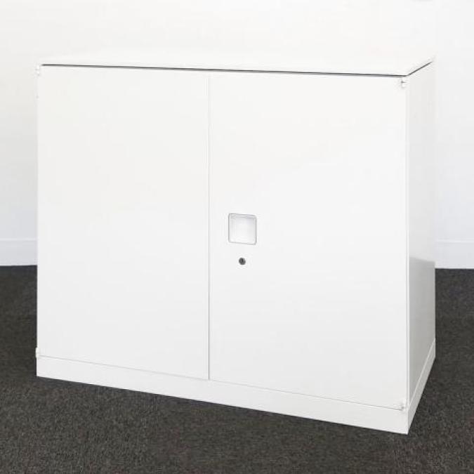 【2台限定】窓下のデットスペースに最適なキャビネット入荷しました！中古　キャビネット　両開き　ホワイト　オフィス　収納庫　オカムラ　レクトライン　H775
                        レクトライン
                                    中古
            