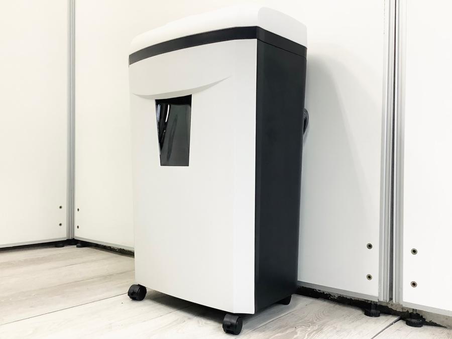 【コンパクトサイズで最大17枚カット！】クロスカットシュレッダー(A4用紙対応)！未使用品がお買い得！■Asmix(スミックス)/S72
                        Asmix
                                    中古
            