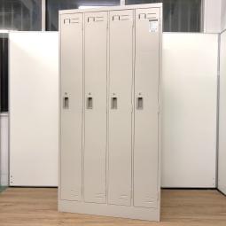 コクヨ　ＬＫ　ロッカー　ニューグレー　４人用　のこり１台　更衣室　収納　衣服　衣類　収納　２０１７年製品　シリンダー