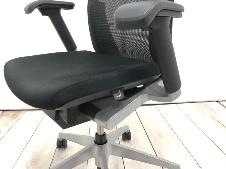 ★超美品★ITOKIヴェントチェア KE-867JB-Z5T1 イトーキ 中古】ヴェントチェア KE-867JB-Z5T1 イトーキ/ITOKI 肘付