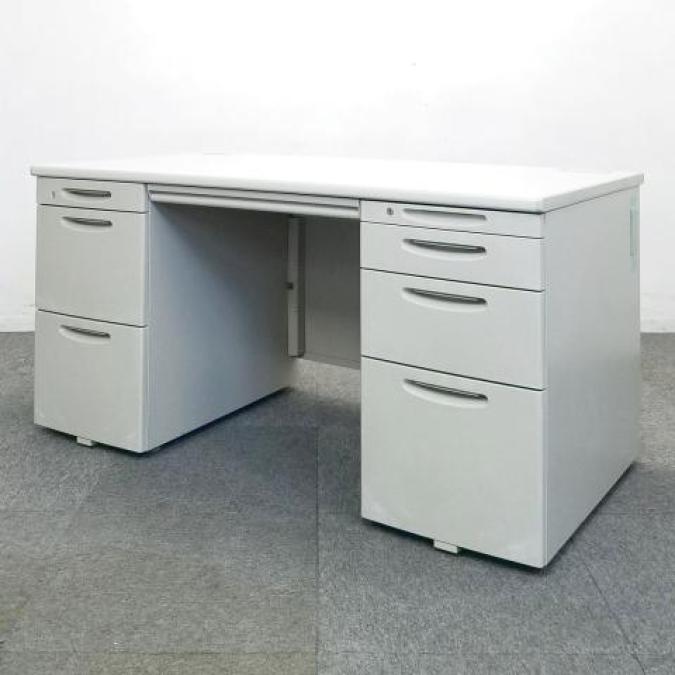 【1台入荷】オカムラ製の人気両袖机が入荷致しました！増員時にいかがでしょうか！ オフィス家具　中古 　事務机　上長 　オカムラ　okamura　SD　オフィスデスク　W1400　
                        SDシリーズ
                                    中古
            