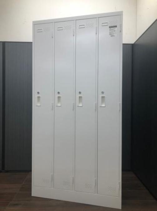 【大大量入荷！！】大人気・必需品　■コクヨ■ホワイト■4人ロッカー　～岐阜店にて撮影～
                        LKロッカー
                                    中古
            