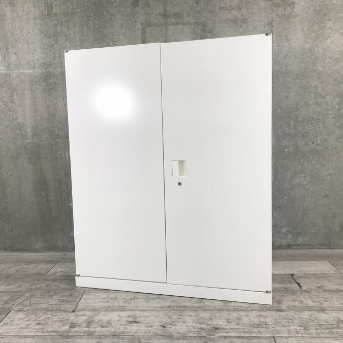 使い勝手の良い、両開きタイプのキャビネット入荷！
■オカムラ/SA-デュオライン/ホワイト/両開き
                        SAデュオライン
                                    中古
            