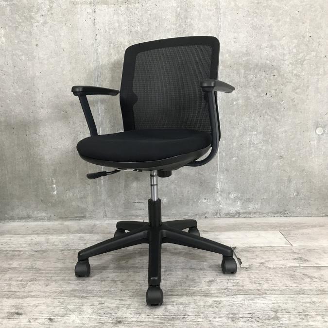 【限定1脚】コストを抑えたい方！ブラックカラーの国内メーカーの内田洋行製！【ウチダ　ブラック　肘付きローバックチェア】
                        エニーザ
                                    中古
            