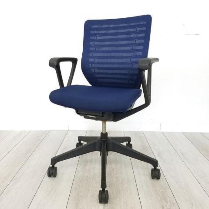【体格にあわせた最適な座り心地！】■イトーキ製　エピオスチェア（EPIOS）肘付　ネイビーブルー　■操作レスな体重感応メカを搭載！【在庫入替】
                        エピオスチェア
                                    中古
            