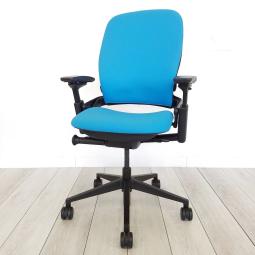 【1脚限定】世界最高峰の高級チェア「Steelcase社」の「リープチェア」「V2」入荷！！！中古　高級チェア　ランバーサポート　腰の負担軽減　目の負担軽減　ハイバック可動肘付　新大阪店