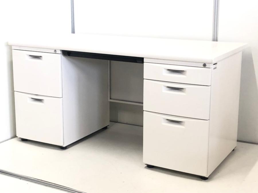 【大量収納可能なW1400の大型デスク！状態良好！】イトーキ CZ ホワイト　左2段　右3段【上長用デスクでもある定番机！】
                        CZデスク
                                    中古
            