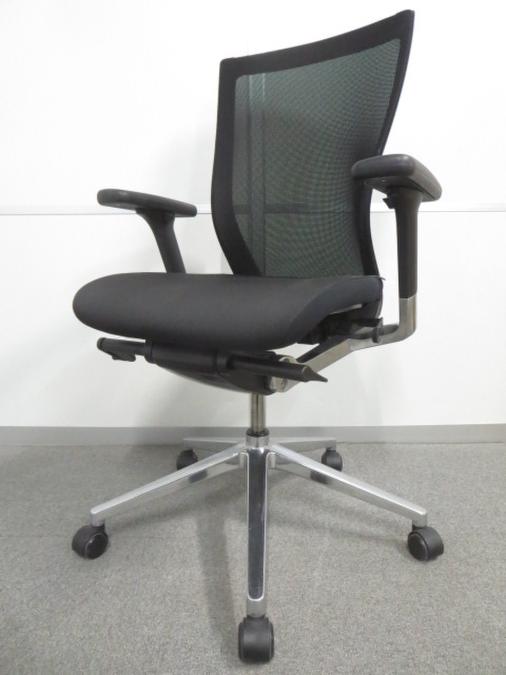 【快適な座り心地を追求したワーキングチェア！】■FURSYS　T500チェア　肘付　ブラック　アルミポリッシュ脚　【ファシス　ティー500】
                        T500
                                    中古
            