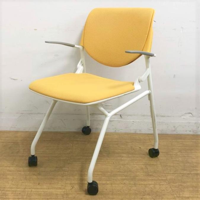 【在庫入替価格60%オフ】オカムラ　ルナ　ネスティングチェア　背パッド・肘付き　×ホワイト
                        ルナ
                                    中古
            