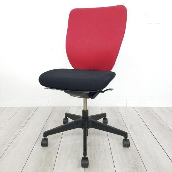 【2脚入荷】標準でランバーサポートが搭載されたおすすめOAチェア入荷！中古 オフィス 家具　テレワーク　在宅ワーク　イトーキ　プラオ　ラズベリーレッド　肘無し【在庫入替品】
                        プラオチェア
                                    中古
            