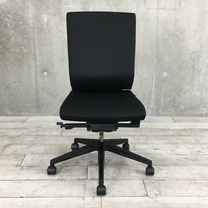 BASSE様 ウィンザーチェア パブリック株式会社