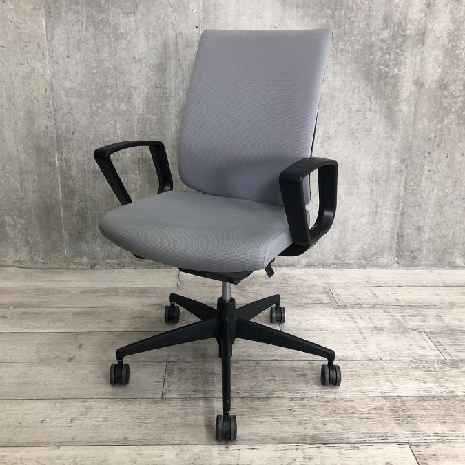 【6脚入荷】ウィザード2定番オフィスチェア愛リーズ⇒色：グレー＆ブラックフレーム※固定肘かけ仕様　◆コクヨ製【RP】
                        ウィザード2
                                    中古
            