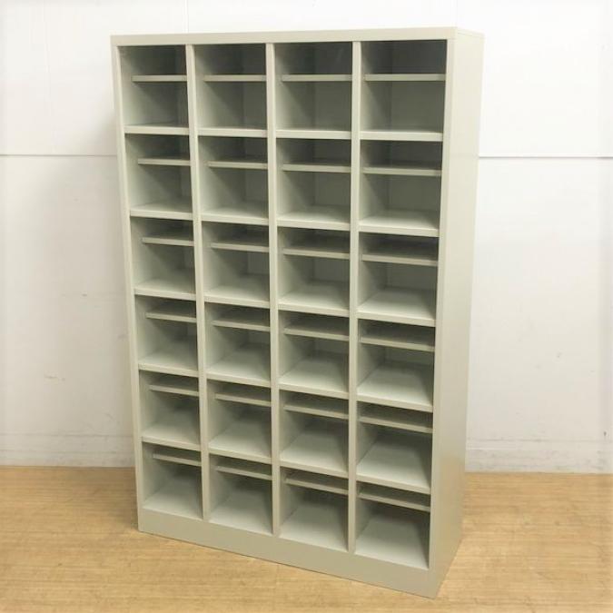 24人用シューズボックス　嬉しい上履き・外履きの仕切り付き　売れ筋商品が入荷
                        その他シリーズ
                                    中古
            