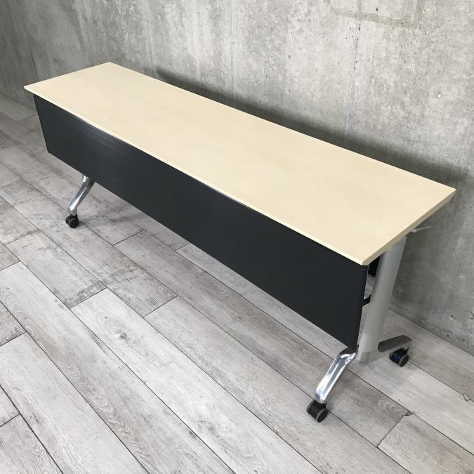 美しいデザイン！天板ナチュラル×幕板ブラックのおしゃれなカラーリング！会議室やセミナールームに是非！　幅1800㎜奥行450㎜　■コクヨ/コンフェスト/ナチュラル
■コクヨ/コンフェスト/ナチュラル
                        コンフェスト
                                    中古
            