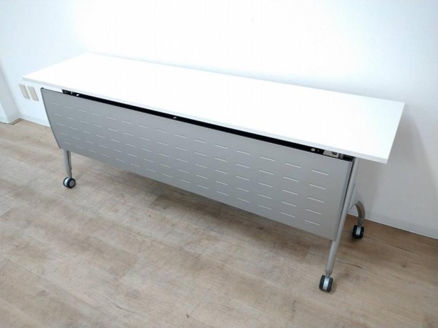 【定価約10万円】【訳あり品】【横幅1800ｍｍサイズで3人用として人気の商品】■イトーキ　リリッシュ　サイドスタックテーブル
                        リリッシュ
                                    中古
            