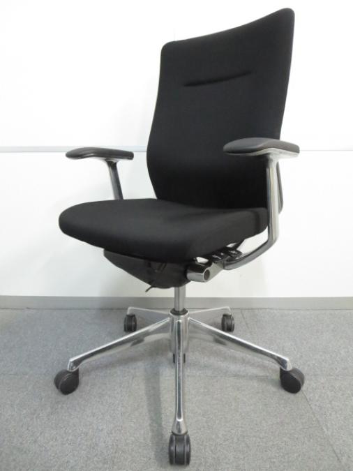 オカムラ　コーラル　クッションタイプ　ハイバックモデル　デザインアーム　ポリッシュ脚
                        コーラルチェア
                                    中古
            