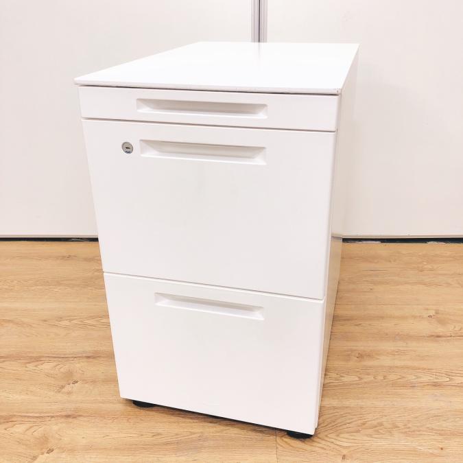 ３段ワゴン　コクヨ　ＫＯＫＵＹＯ　ＧＴ　ホワイト　収納　フリアド　２０２０年製品　デスク下　高さ６５０ｍｍ
                        GTワゴン
                                    中古
            