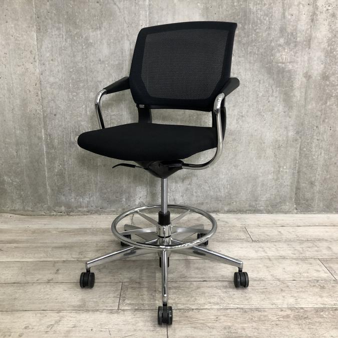 【珍しいカウンターチェア(ハイチェア）が揃う！】コクヨ　サテリテ　上下昇降　肘付 メッシュ　【オシャレなオフィスに一つはある！？】
                        サテリテチェア
                                    中古
            