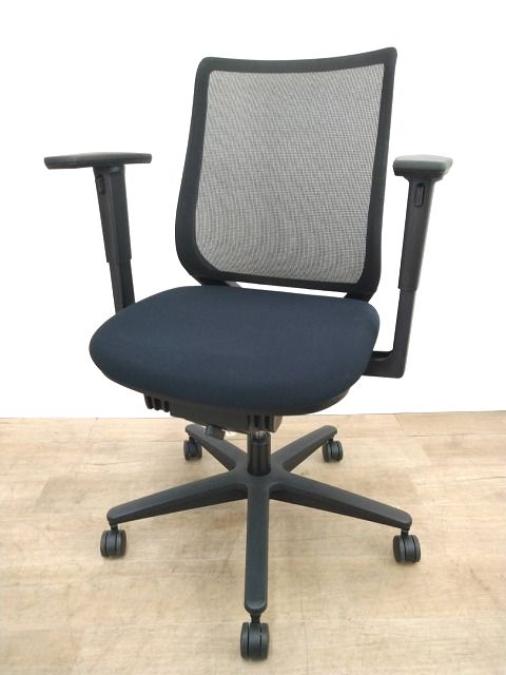 【定価約7万円】【ロット入荷！！】【背もたれメッシュの可動肘付きローバックチェア】■コクヨ製　ミトラ　ローバックチェア
                        ミトラシリーズ
                                    中古
            