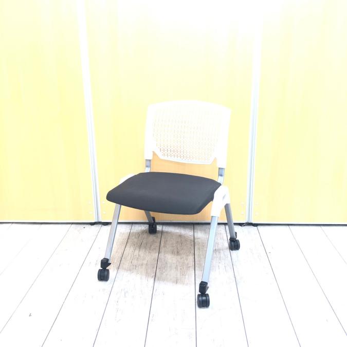 ミーティングや会場で活躍するナイキ製のミーティングチェアです。重ねて収納出来るので空間を広く使えて便利です！
                        その他シリーズ
                                    中古
            
