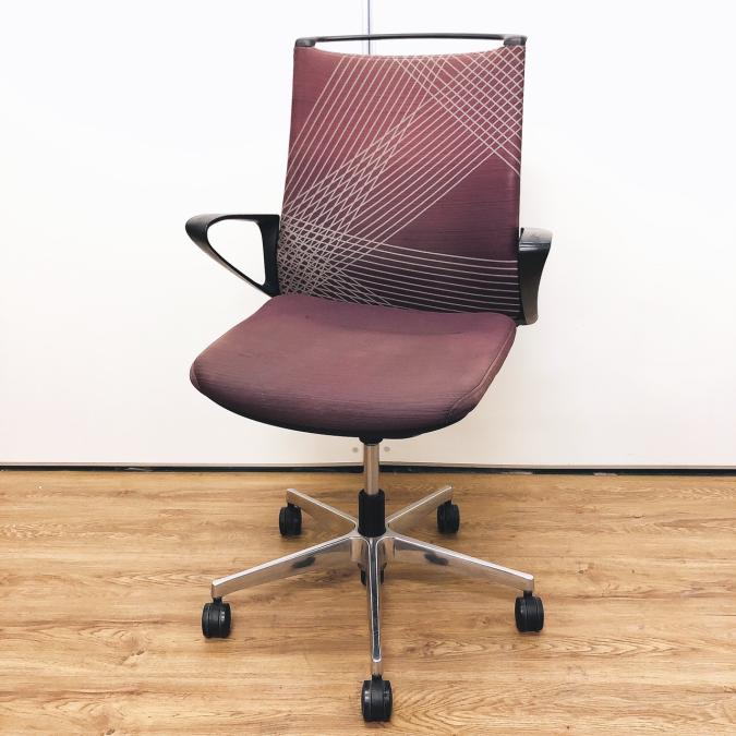 【在庫入替】　オカムラ　モード　おしゃれ　特注品　会議　研修　打合せ　高級　レア
                        モード
                                    中古
            