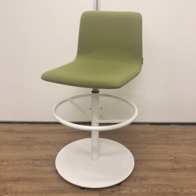 イトーキ　ITOKI　ハイスツール FT　カウンター　ミーティング　グリーン　回転　キャスター無し　固定　上下昇降
                        その他シリーズ
                                    中古
            