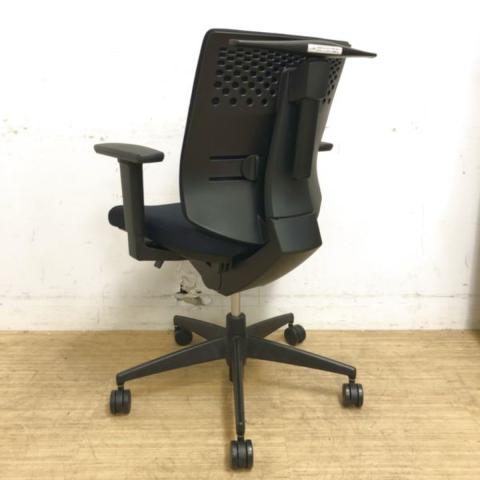 中古】ウィザード2 コクヨ/KOKUYO 肘付ローバックチェア 406871 - 中古オフィス家具ならオフィスバスターズ