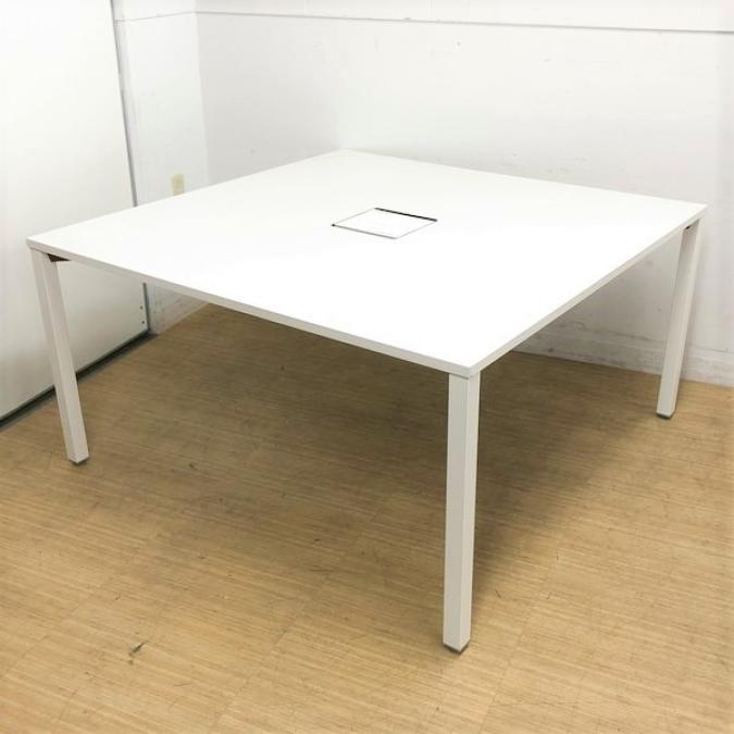 【在庫入替セール】新感覚ワークスタイル★イトーキ/アクトリンク(ActLink)★アジャスター脚　ホワイト　W1400×D1400
                        その他シリーズ
                                    中古
            